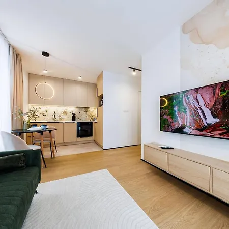 M3 Aura With Ac, Free Parking By Staynest 아파트 제수프