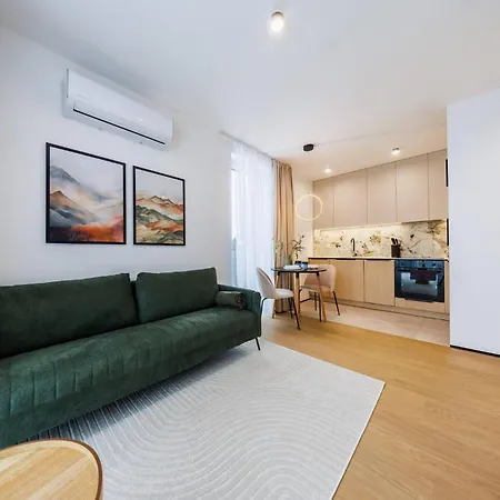 아파트 M3 Aura With Ac, Free Parking By Staynest *
