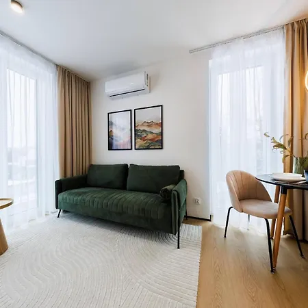 아파트 M3 Aura With Ac, Free Parking By Staynest *